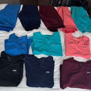 ❌ sold ❌small petite scrub sets